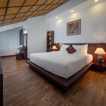 Hoi An Odyssey Hotel & Spa Exterior photo