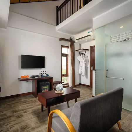 Hoi An Odyssey Hotel & Spa Exterior photo